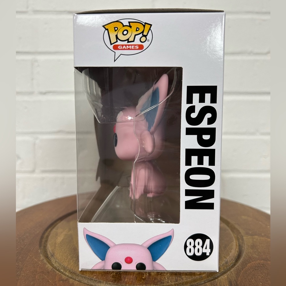 NWT Pokémon Espeon Funko Pop - Picture 3 of 5
